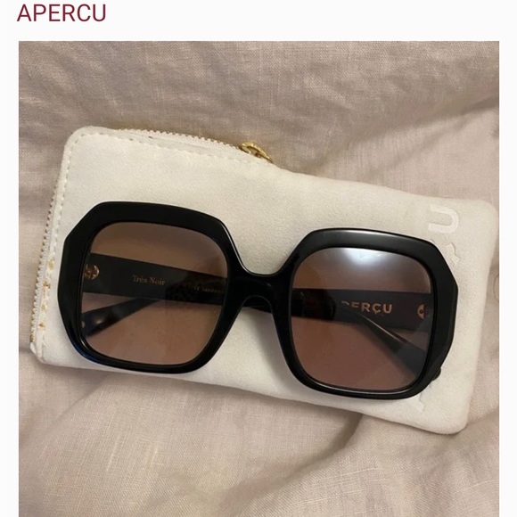 LAURENCE TRES NOIR’s Oversized Sunnies. - Picture 5 of 6